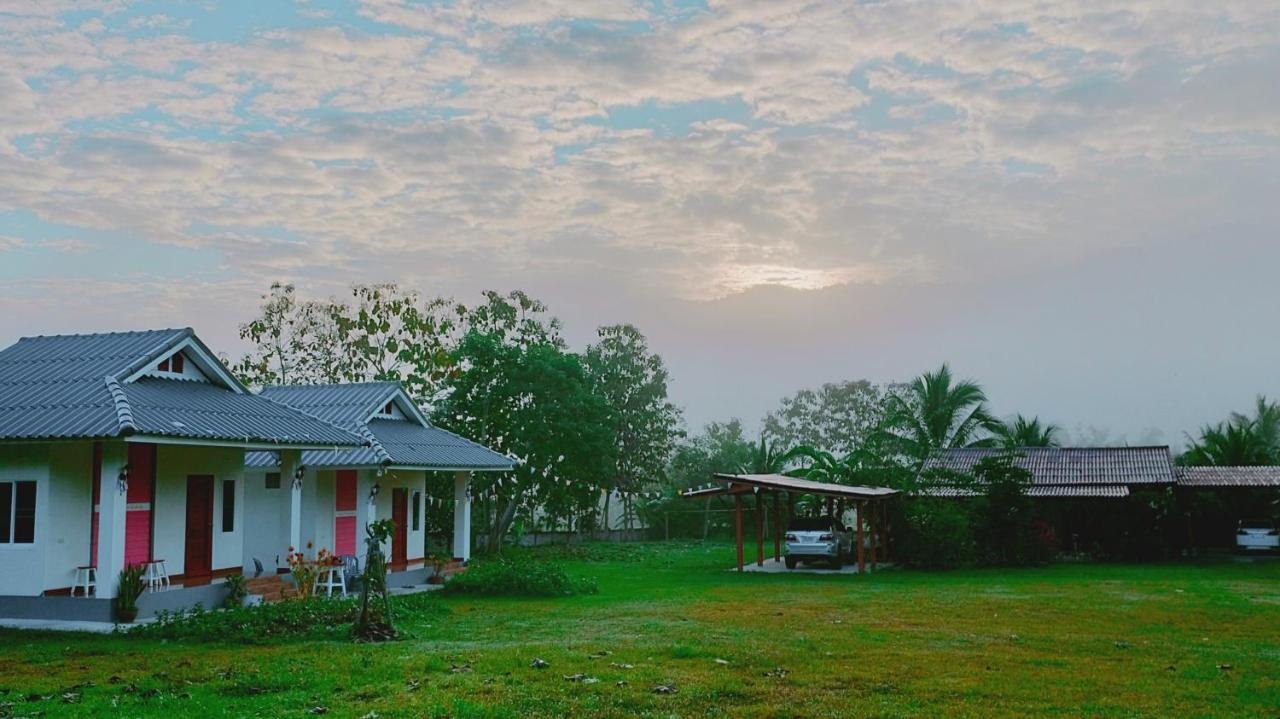 Pimpisa Garden พิมพิศา การ์เด้นท์ Villa Khuang Kom Exterior foto