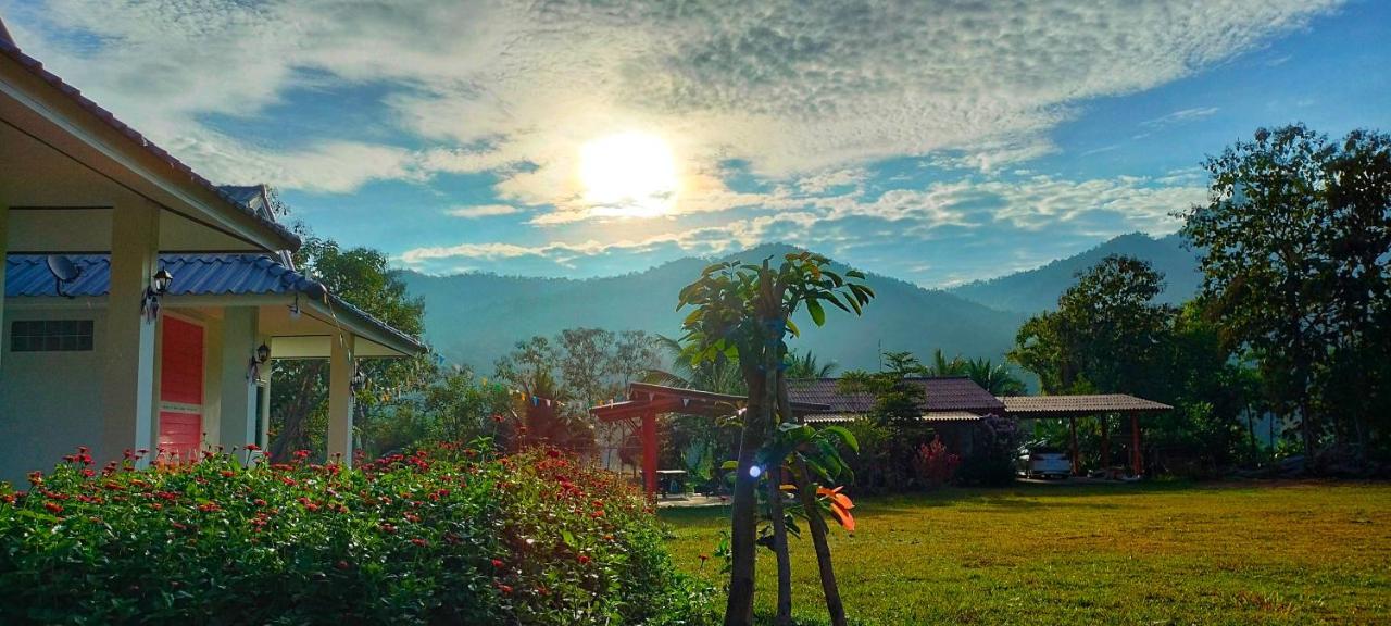 Pimpisa Garden พิมพิศา การ์เด้นท์ Villa Khuang Kom Exterior foto
